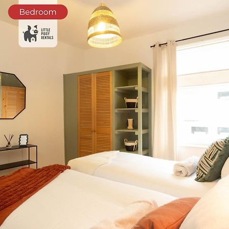 2 Bedroom Apartment By Littlepiggyrentals Short Lets & Serviced Accommodation Leicester With Wi-Fi, Free Parking & Outdoor Area Bilik gambar