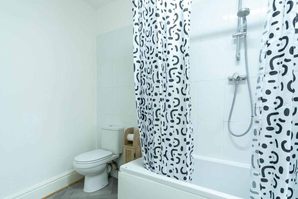 2 Bedroom Apartment By Littlepiggyrentals Short Lets & Serviced Accommodation Leicester With Wi-Fi, Free Parking & Outdoor Area Luaran gambar