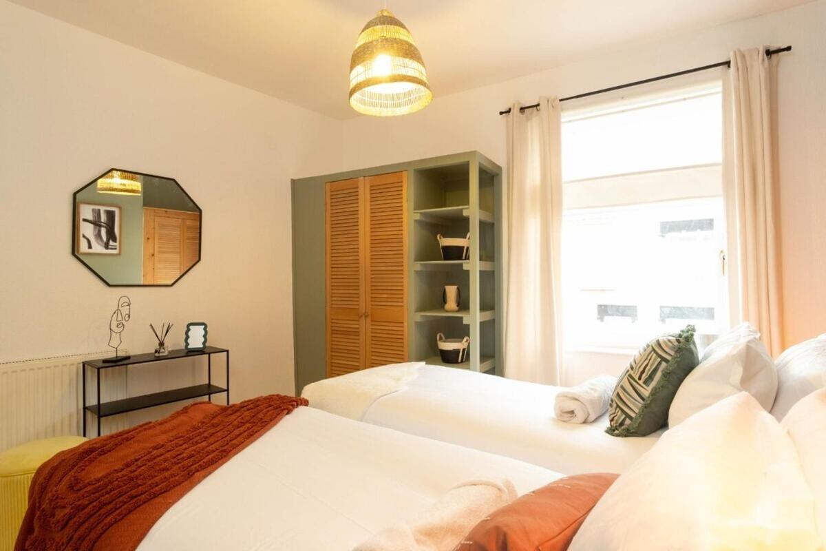 2 Bedroom Apartment By Littlepiggyrentals Short Lets & Serviced Accommodation Leicester With Wi-Fi, Free Parking & Outdoor Area Luaran gambar