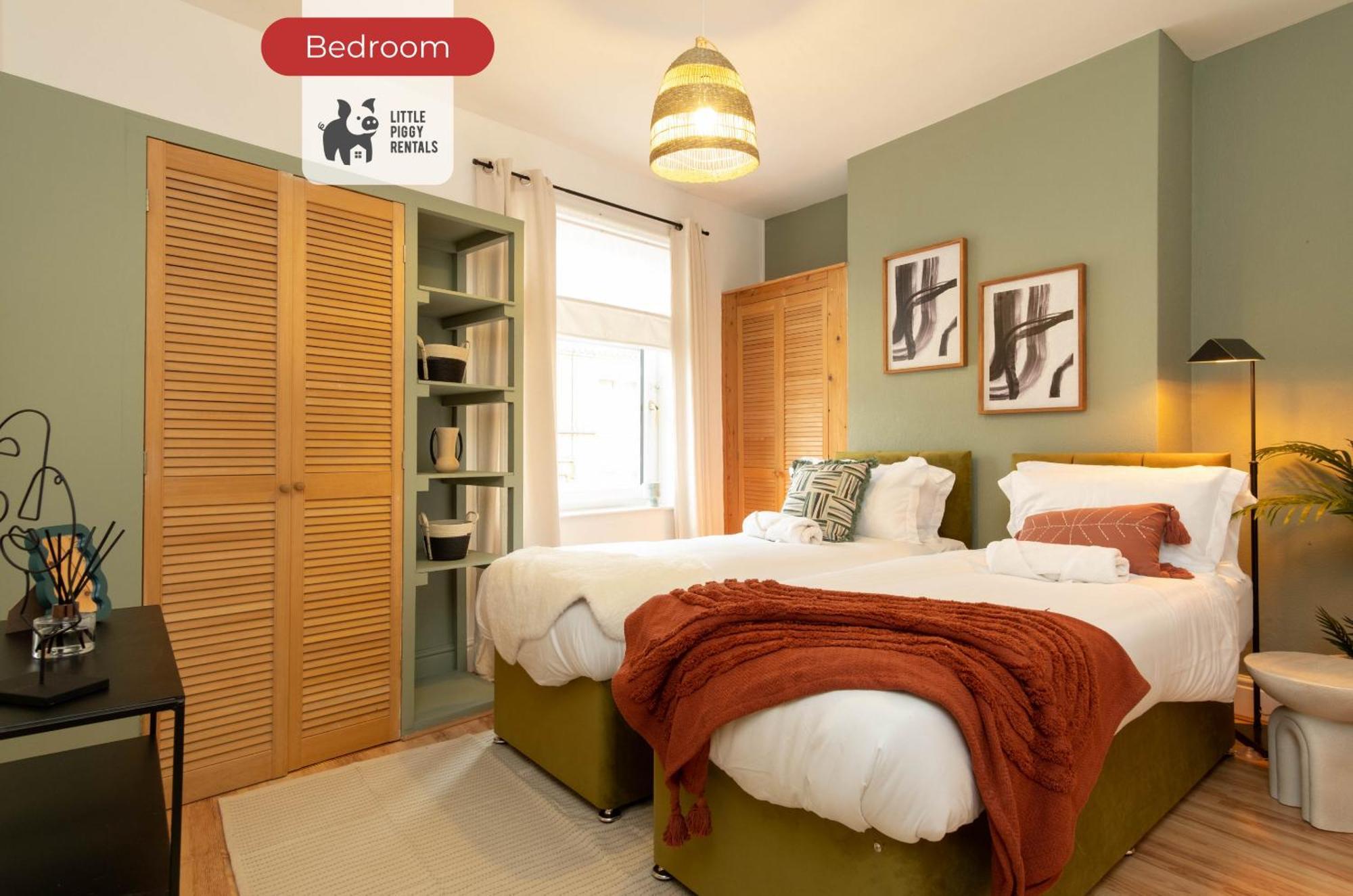 2 Bedroom Apartment By Littlepiggyrentals Short Lets & Serviced Accommodation Leicester With Wi-Fi, Free Parking & Outdoor Area Bilik gambar
