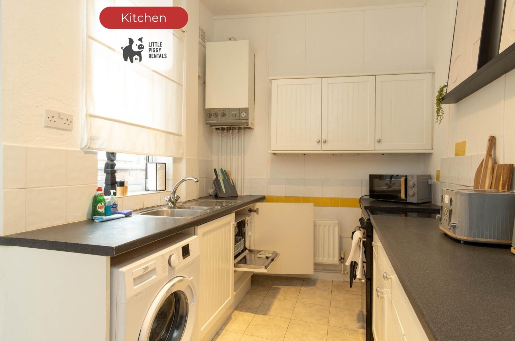 2 Bedroom Apartment By Littlepiggyrentals Short Lets & Serviced Accommodation Leicester With Wi-Fi, Free Parking & Outdoor Area Bilik gambar